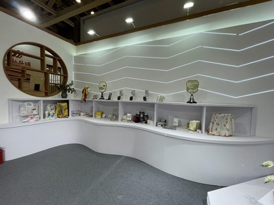 携文创参展，塑生活美学 江苏省美术馆在苏州创博会践行“艺术生活化”